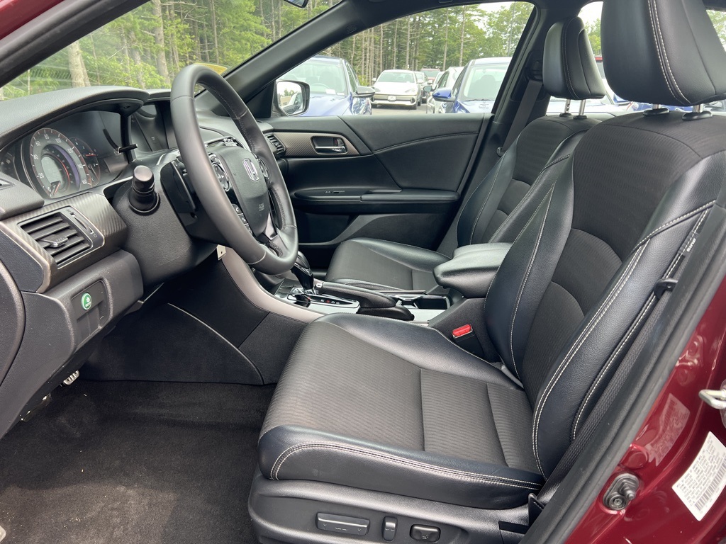 2017 Honda Accord Sport photo 13