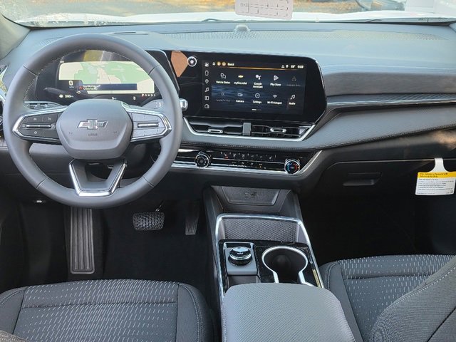 2026 Chevrolet Equinox LT photo 2