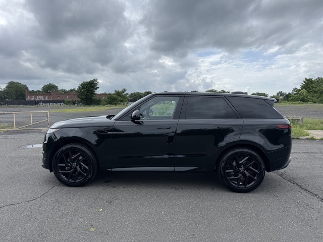 2025 Land Rover Range Rover Sport SE photo 2
