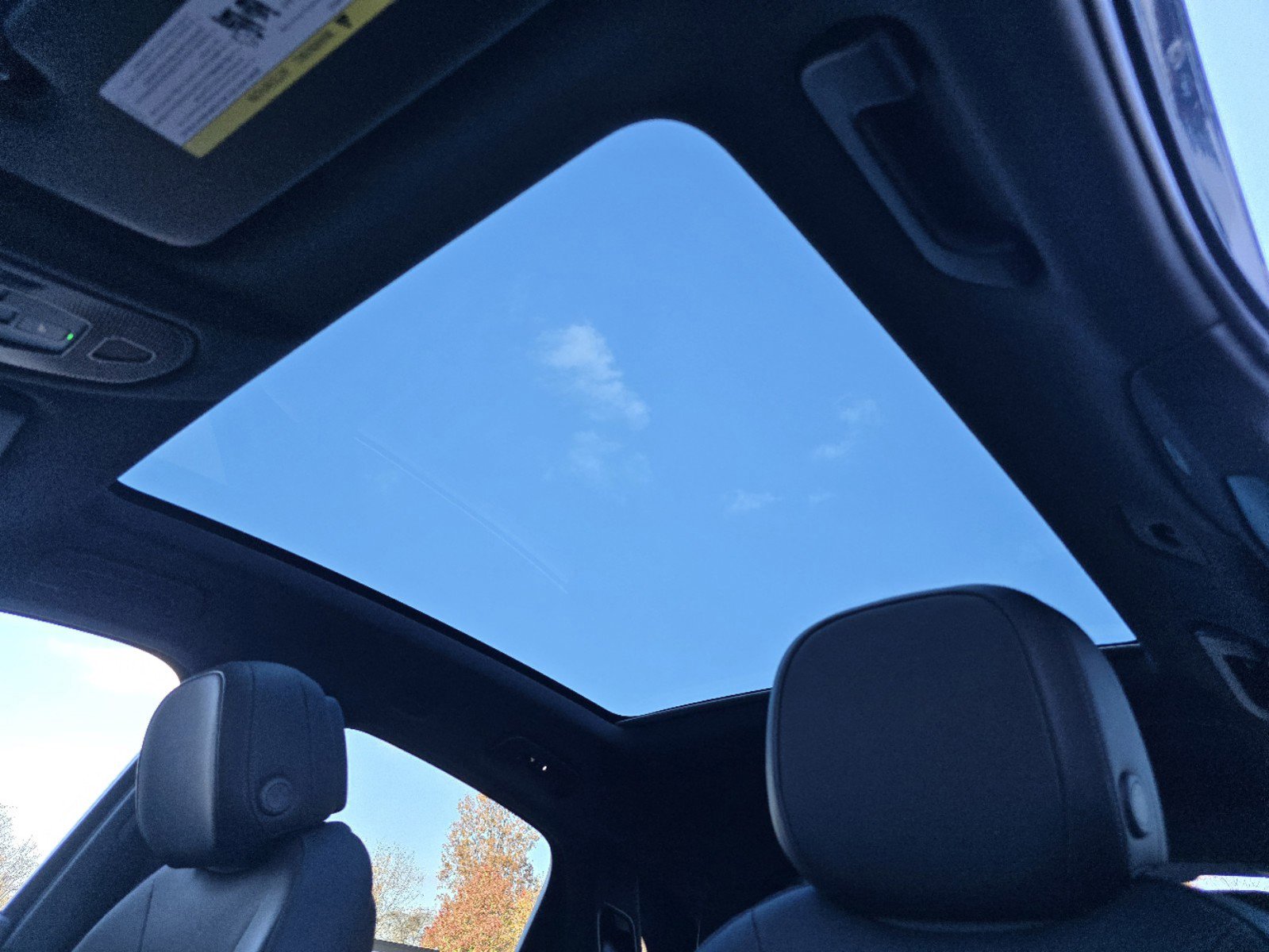 2025 Porsche Cayenne photo 3