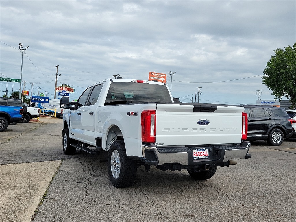 2024 Ford F-250 XLT photo 4