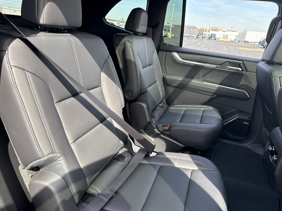 2025 GMC ACADIA - Image 38