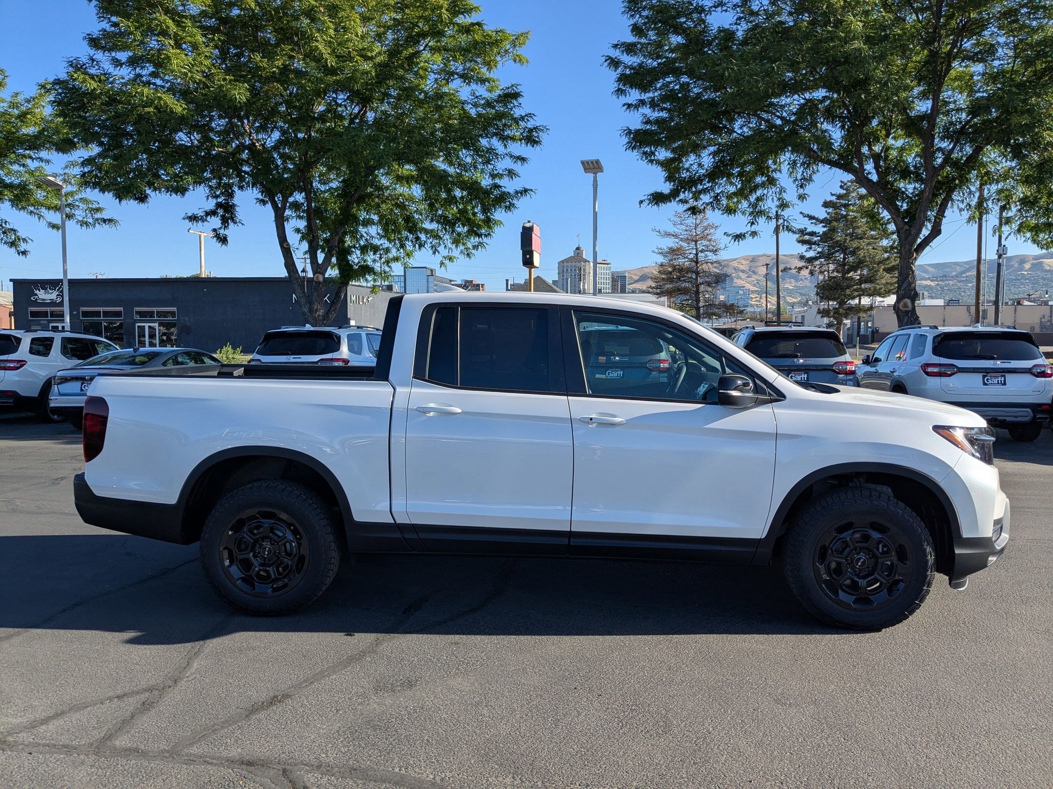 2025 Honda Ridgeline TrailSport photo 2
