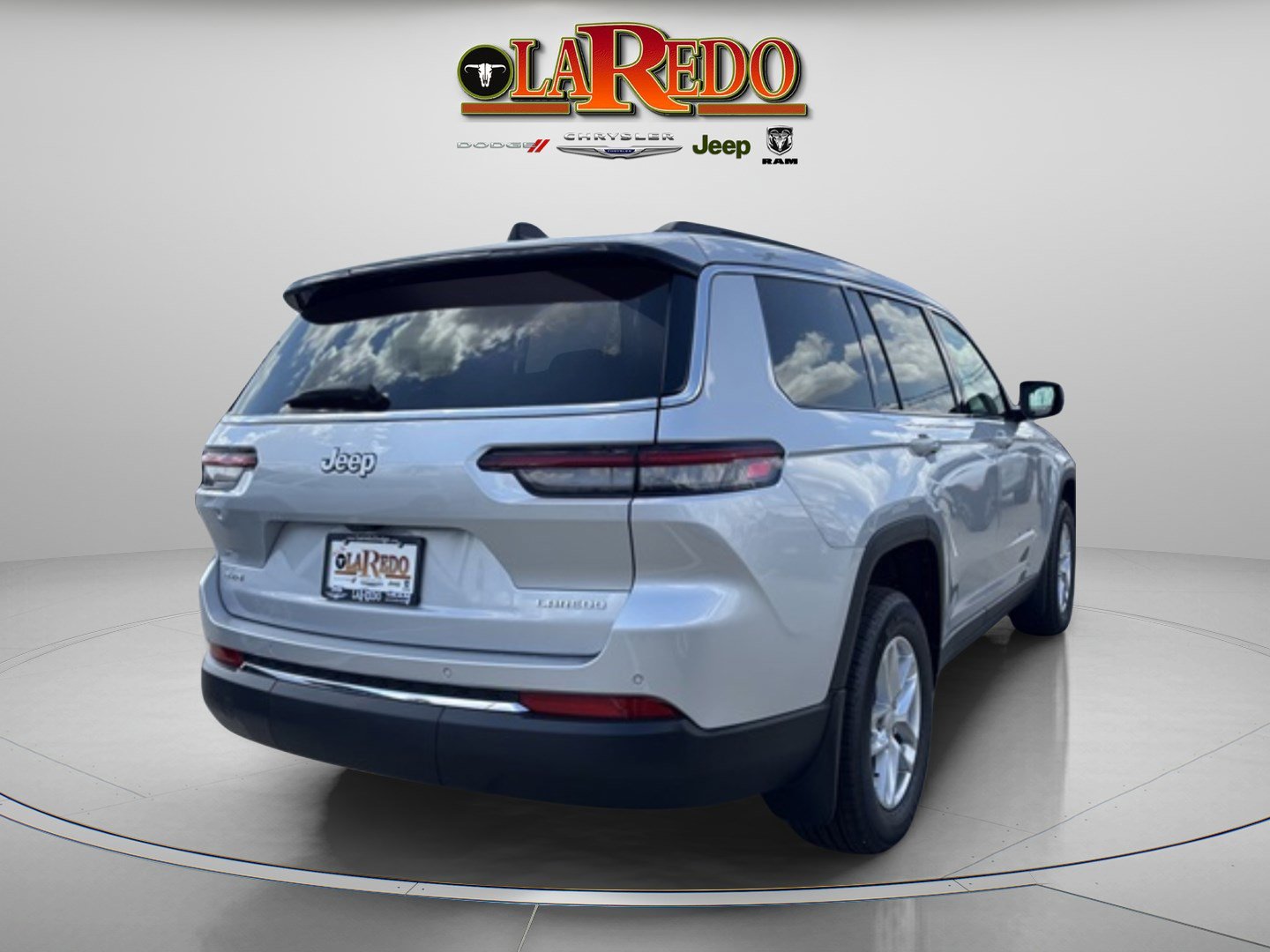2025 Jeep Grand Cherokee Laredo X photo 4