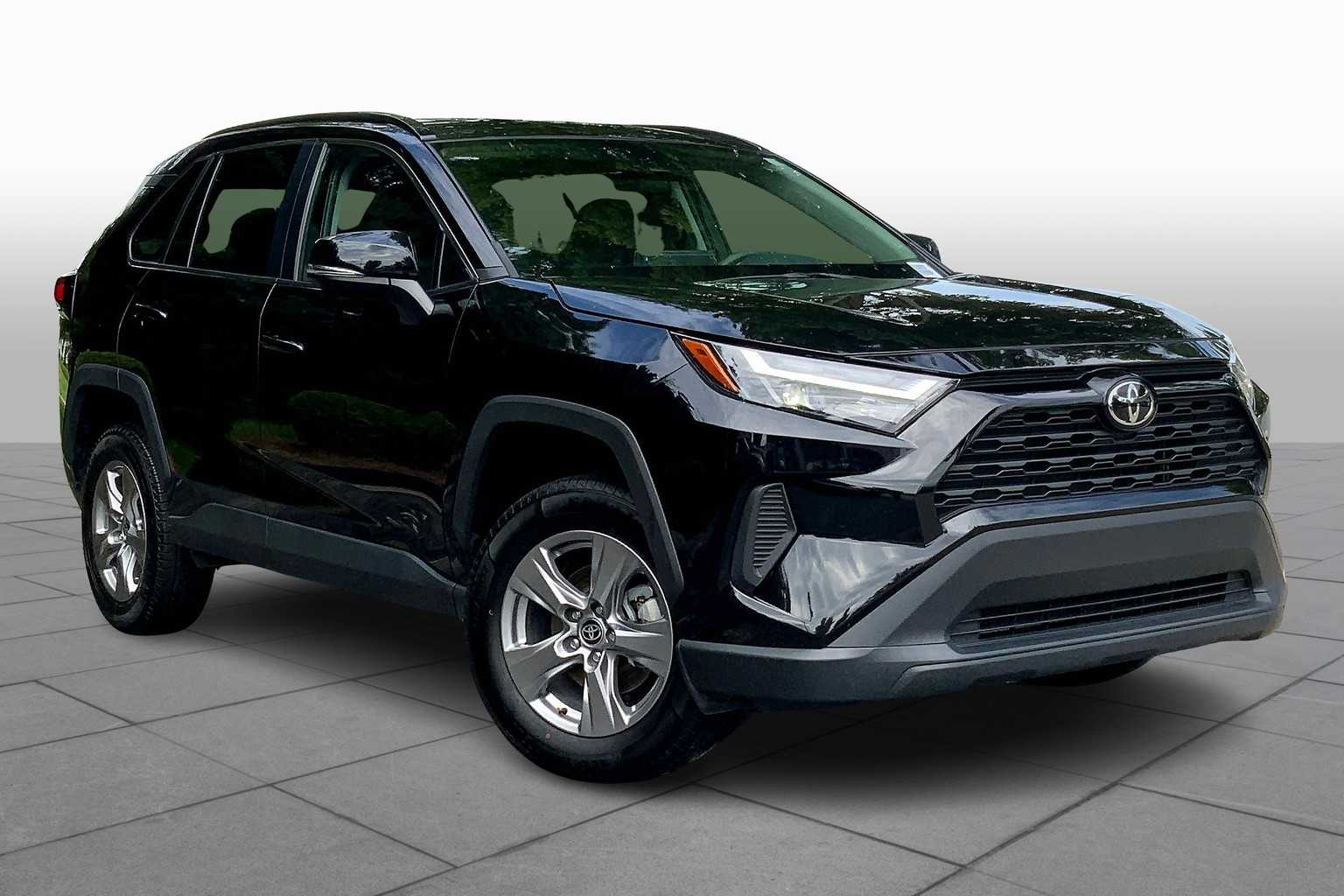 2024 Toyota RAV4 XLE photo 2