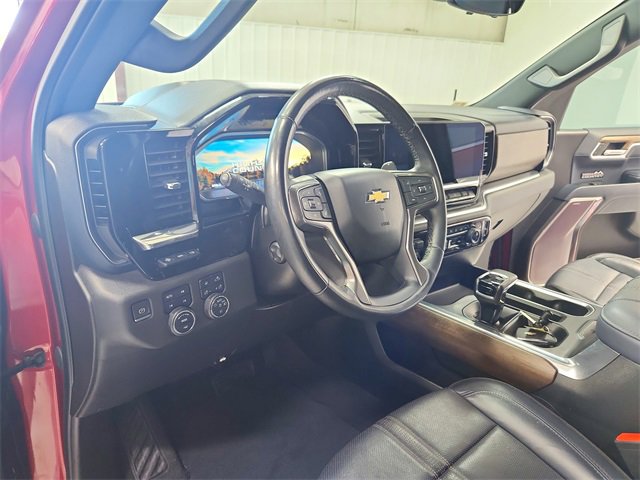 2023 Chevrolet Silverado 1500 High Country photo 18