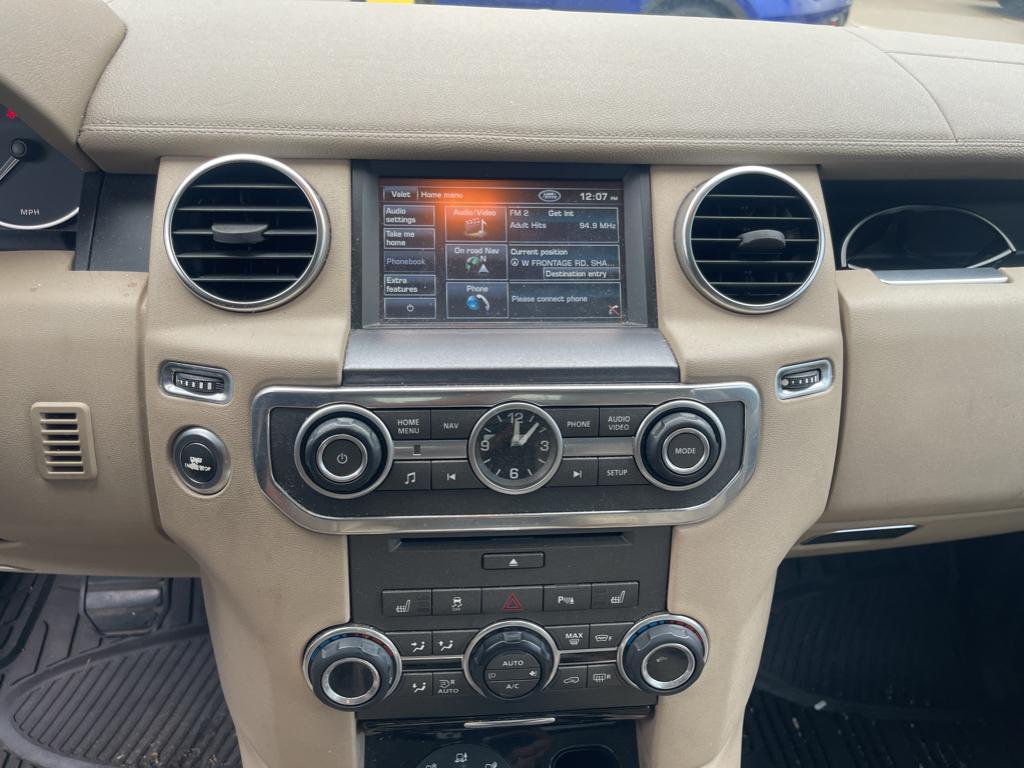 2012 Land Rover LR4 HSE photo 9