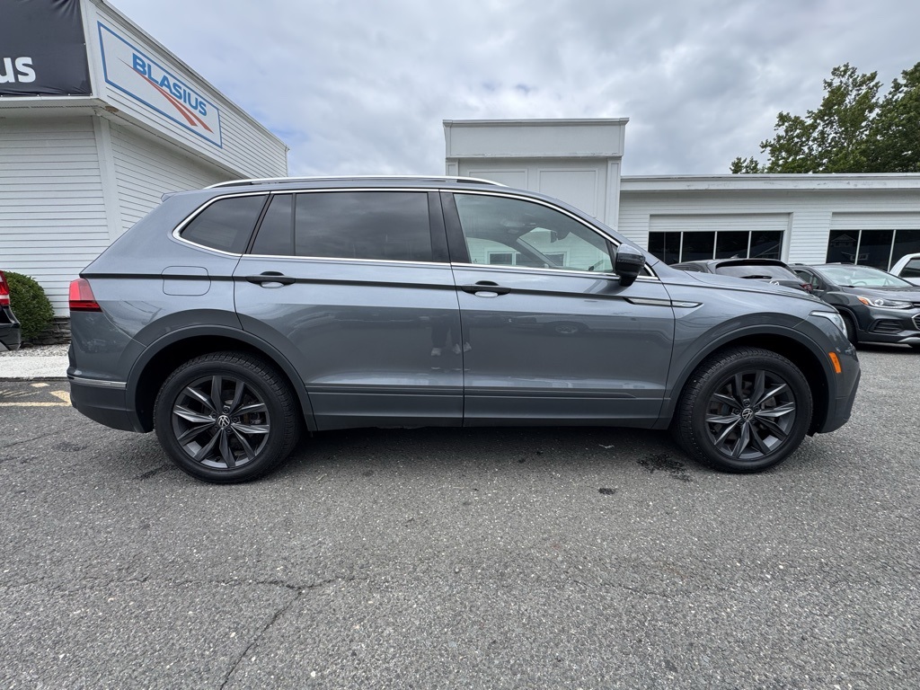 2022 Volkswagen Tiguan SE photo 4