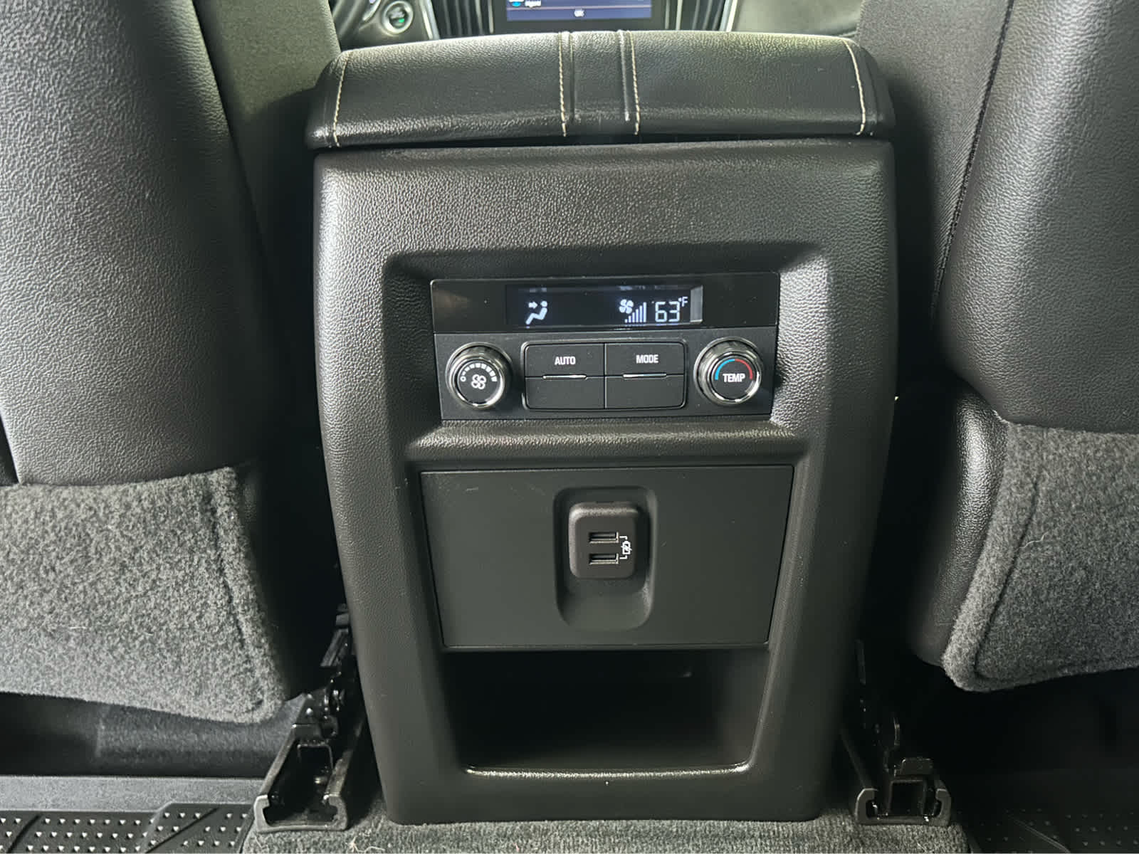 2023 Chevrolet Traverse Leather photo 17