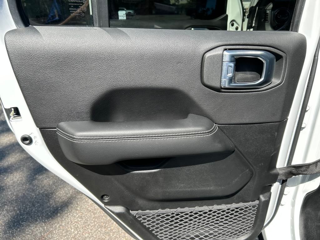 2021 Jeep Wrangler Unlimited Sahara photo 19