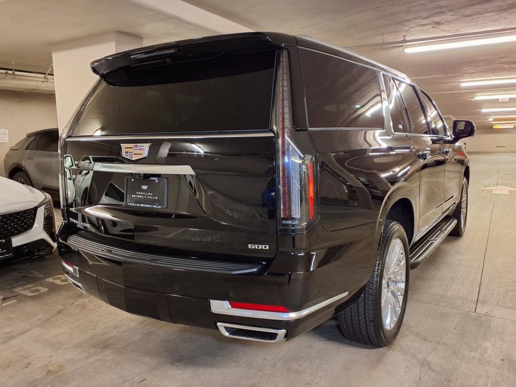 2025 Cadillac Escalade ESV Premium Luxury photo 4