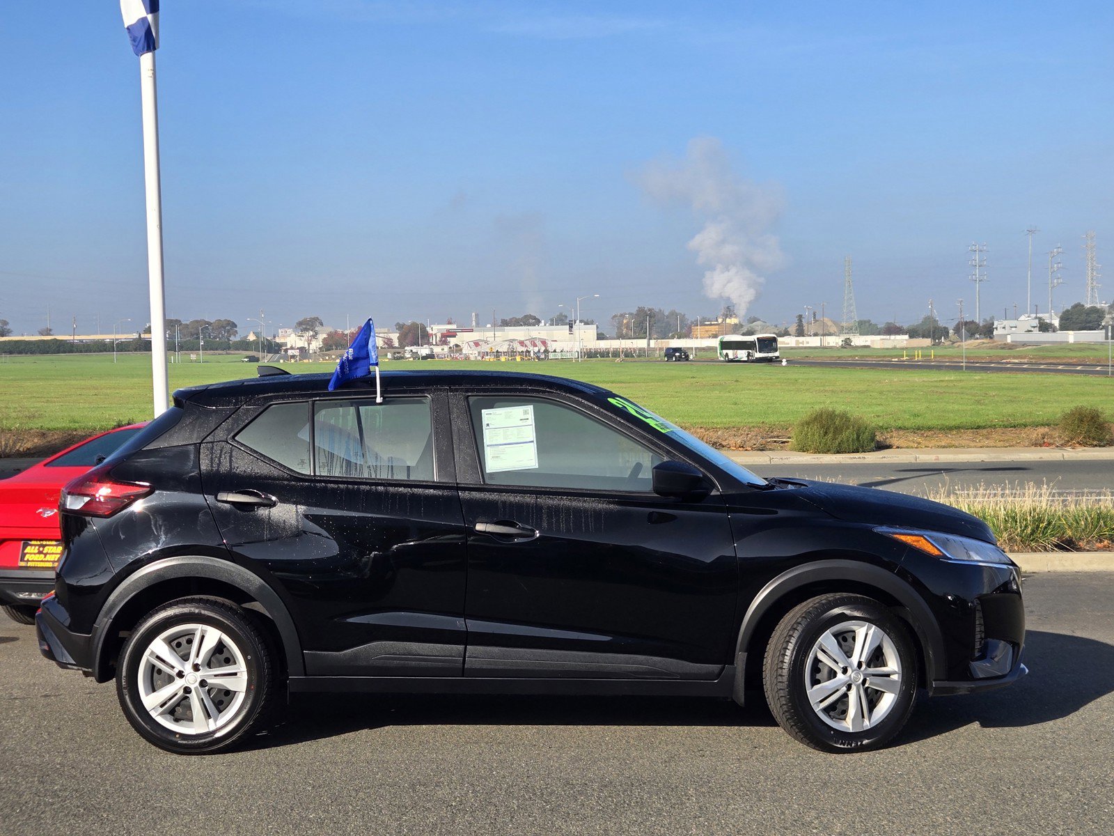 2024 Nissan Kicks S photo 3