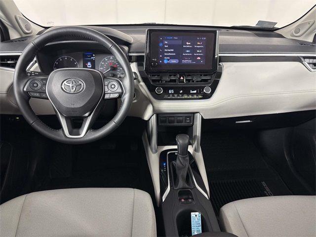 2023 Toyota Corolla Cross LE photo 13