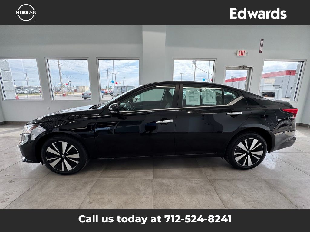 2022 Nissan Altima 2.5 SV photo 5