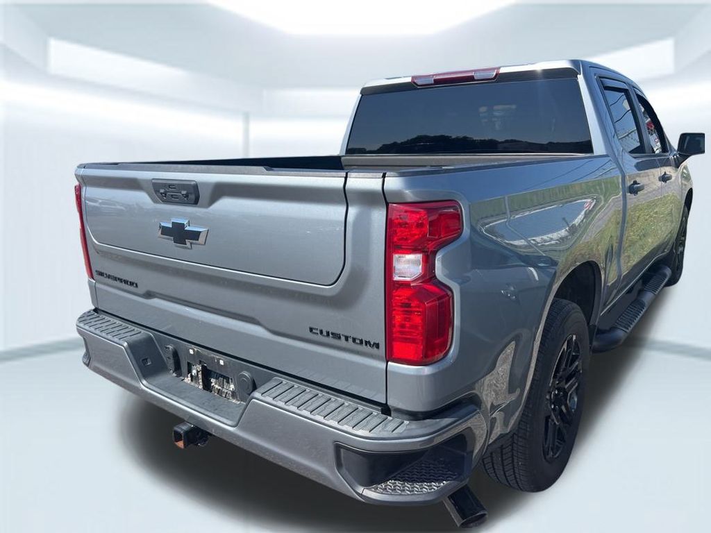 2024 Chevrolet Silverado 1500 Custom photo 9