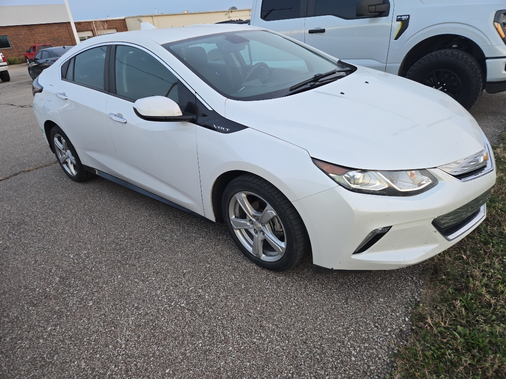 2016 Chevrolet Volt LT photo 3