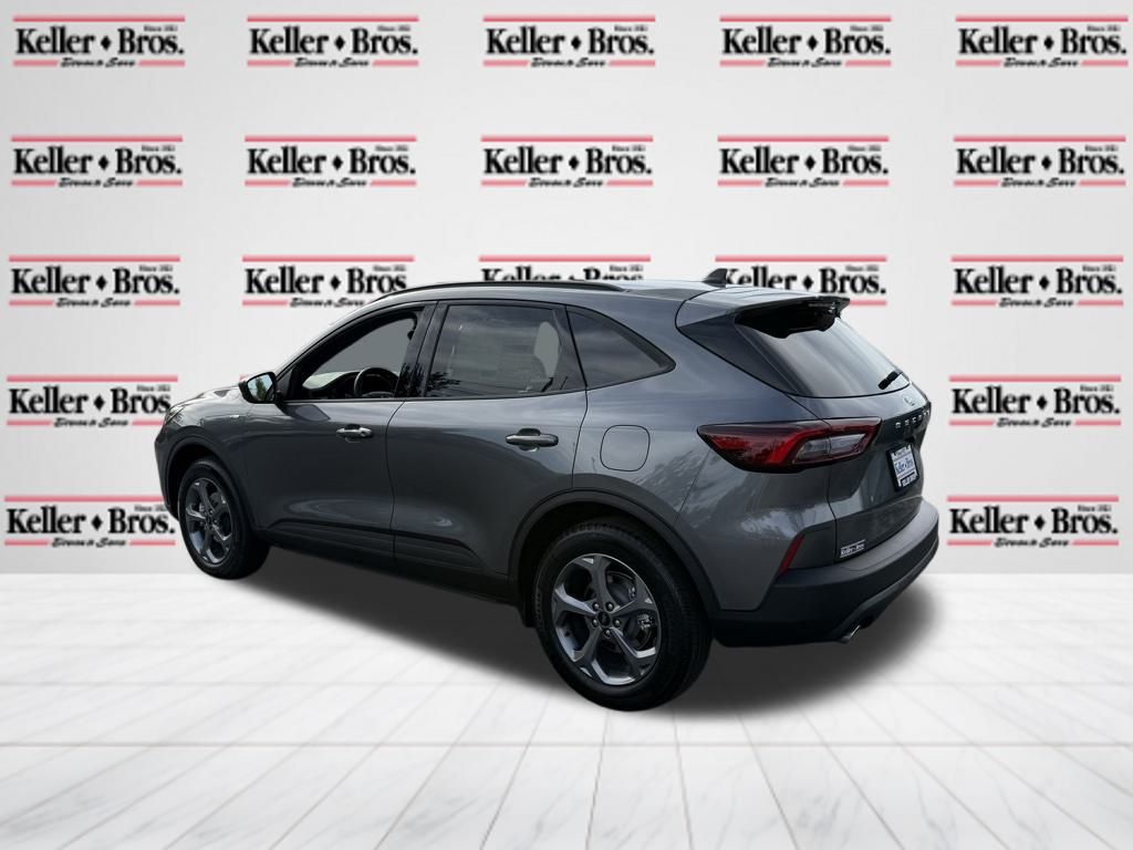 2025 Ford Escape ST-Line photo 2