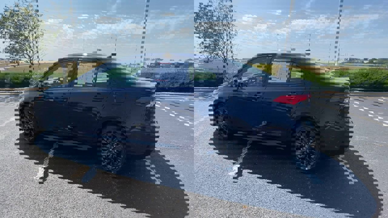 2025 Toyota Corolla SE photo 5