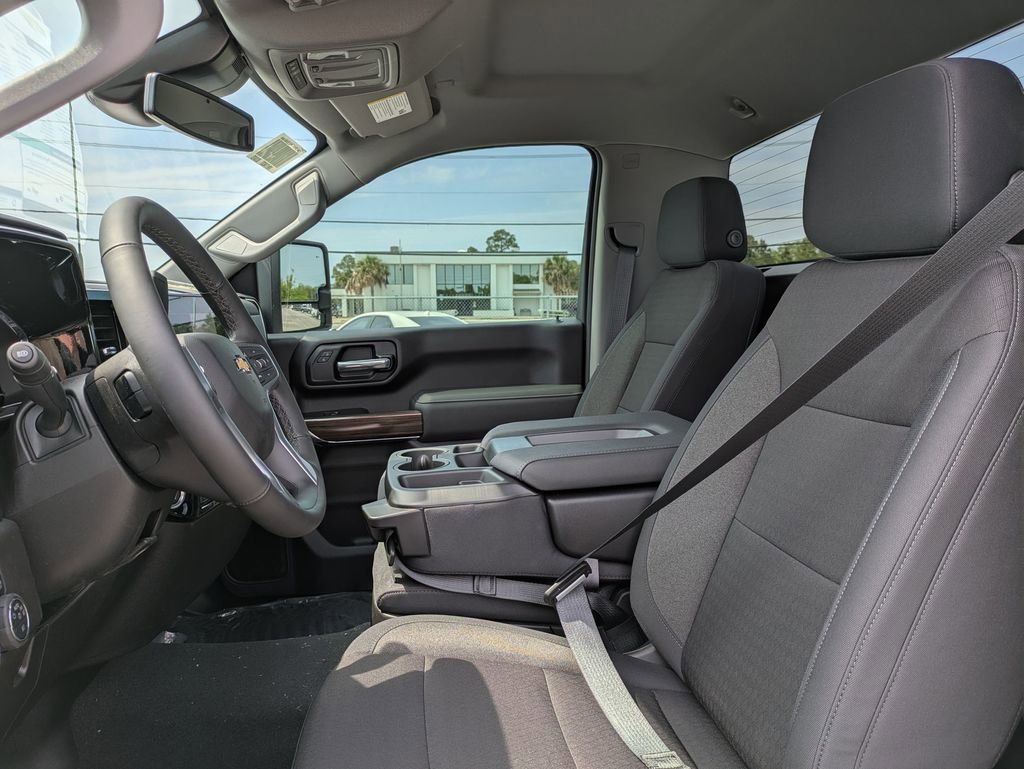2025 Chevrolet Silverado 2500HD LT photo 11