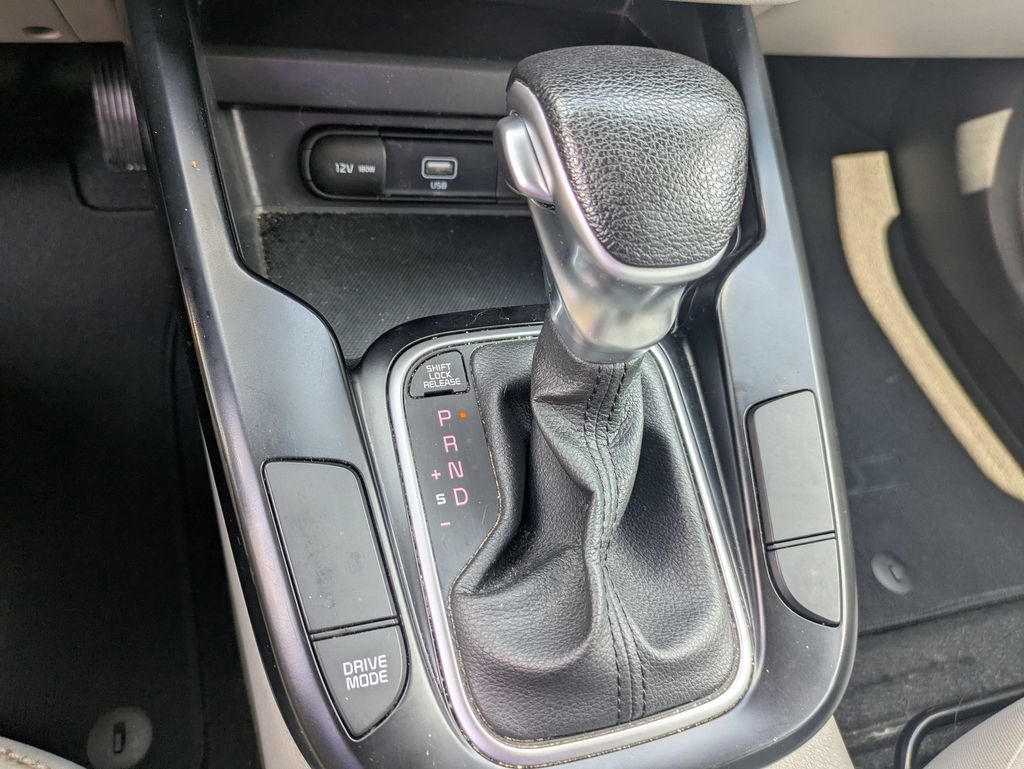 2020 Kia Soul LX S X-Line photo 15