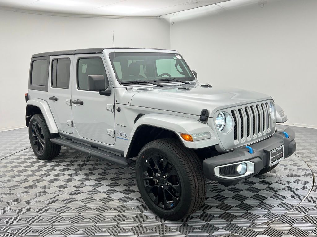 2023 Jeep Wrangler Sahara 4xe photo 3