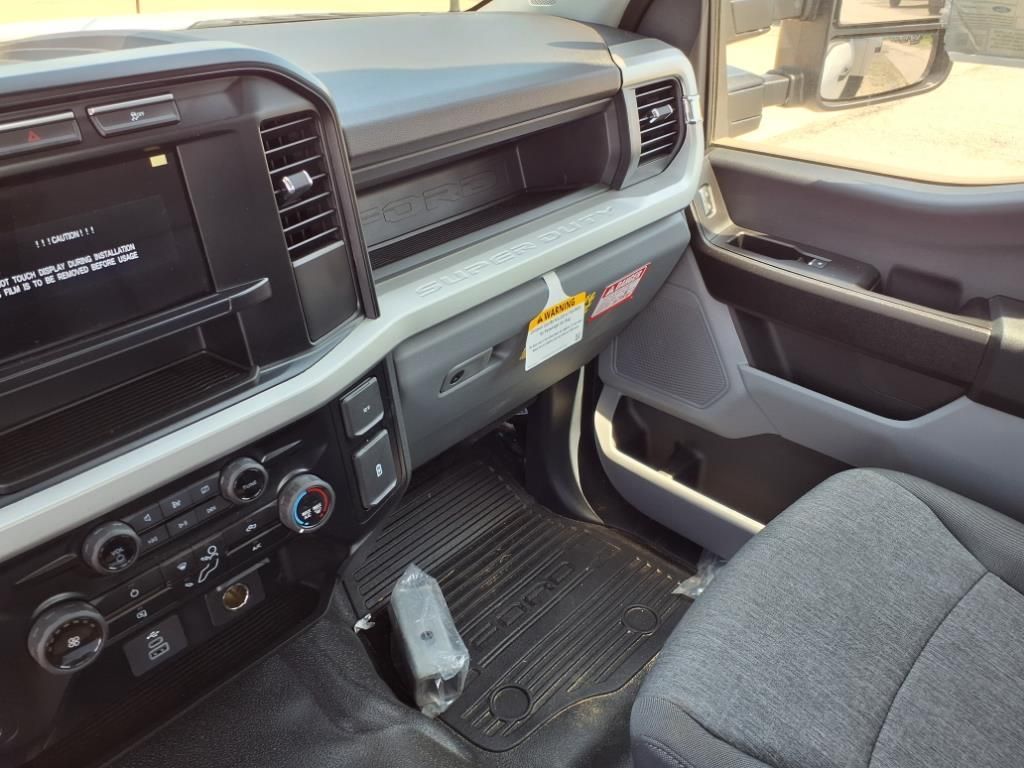 2024 Ford F-450 photo 15