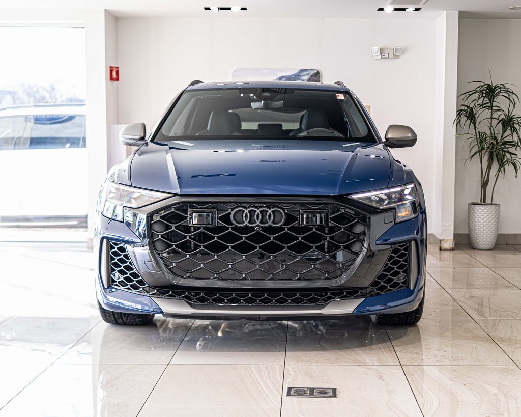 2025 AUDI RS Q8 - Image 2