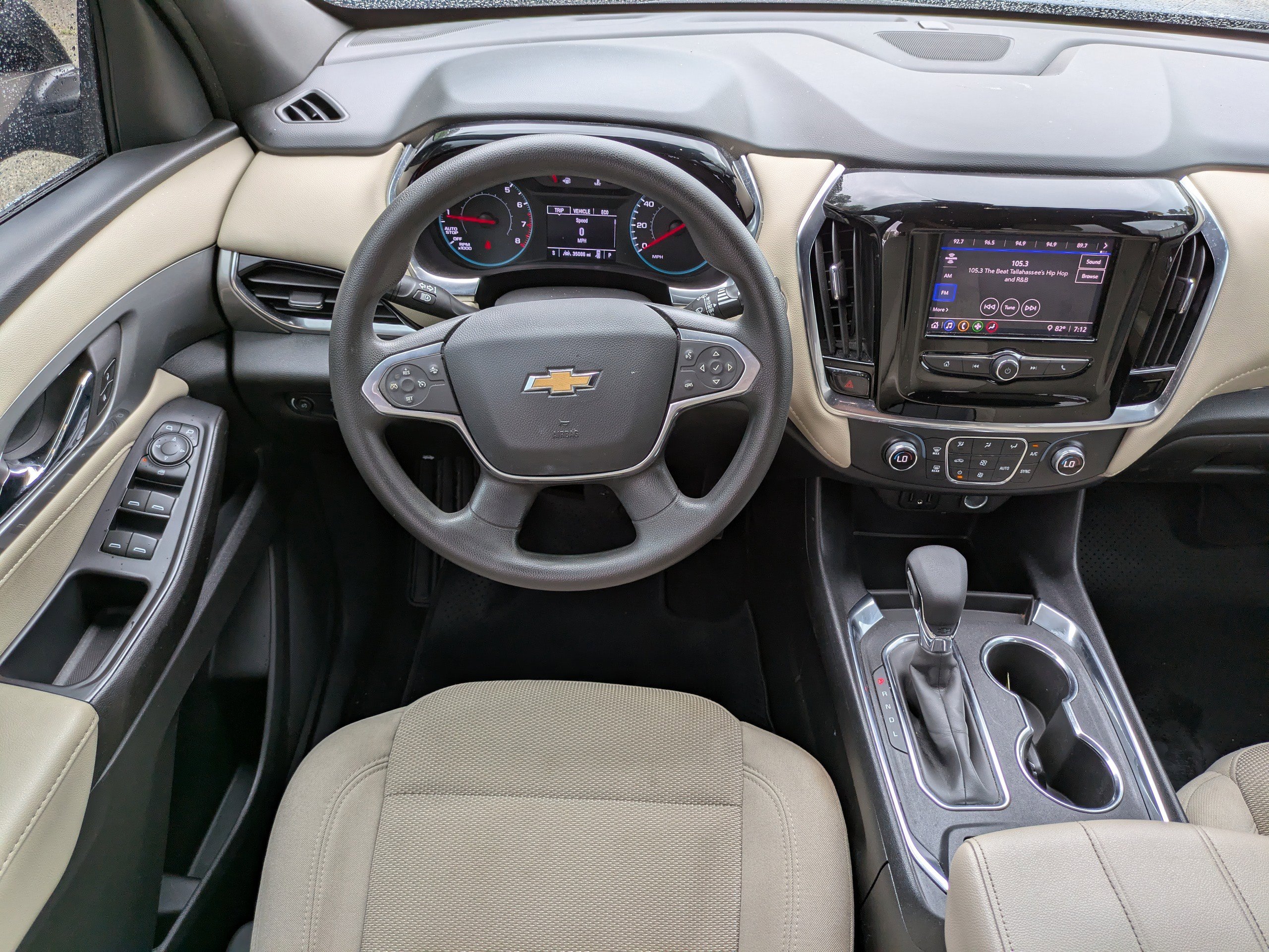 2022 Chevrolet Traverse LS photo 11