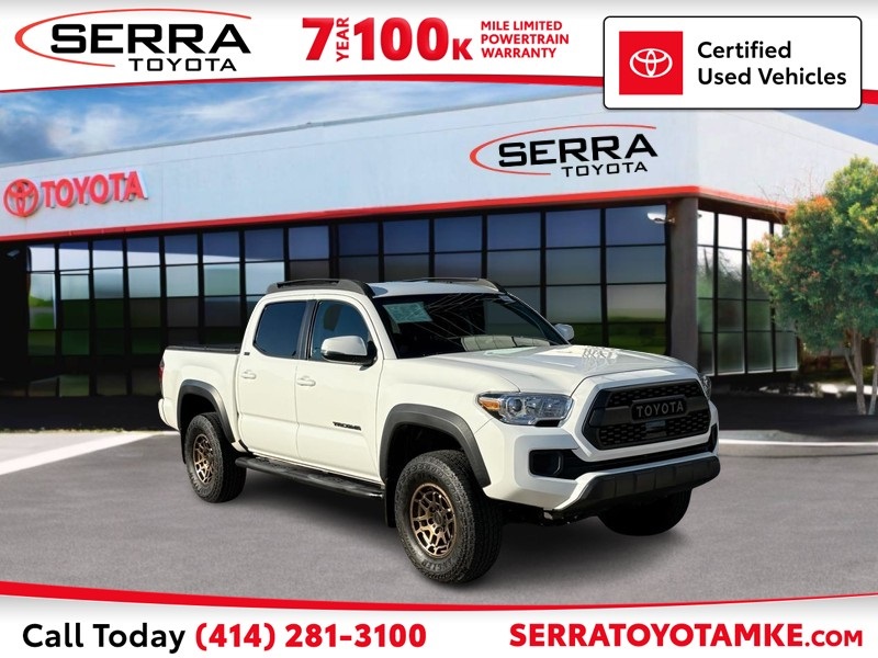 2022 Toyota Tacoma SR5's photo
