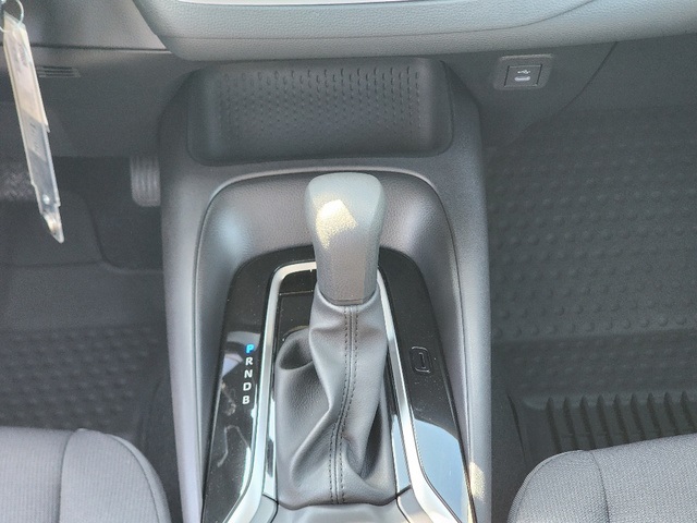 2025 Toyota Corolla LE photo 10