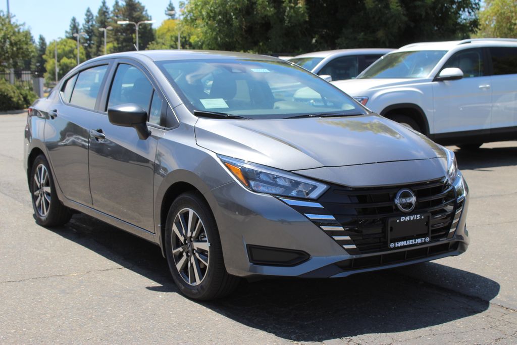 2025 Nissan Versa 1.6 S photo 4