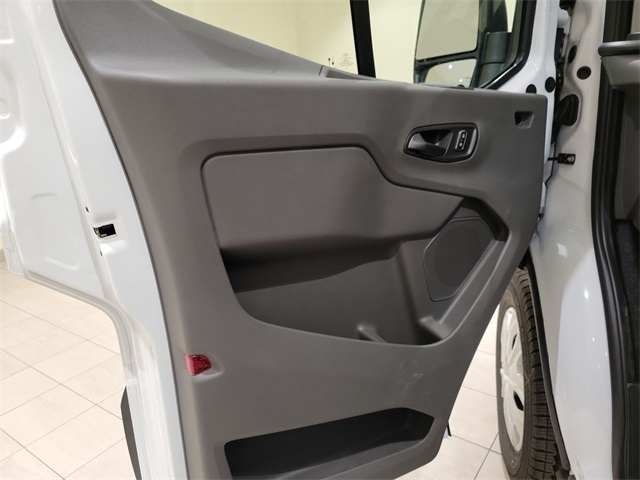 2022 Ford Transit photo 9