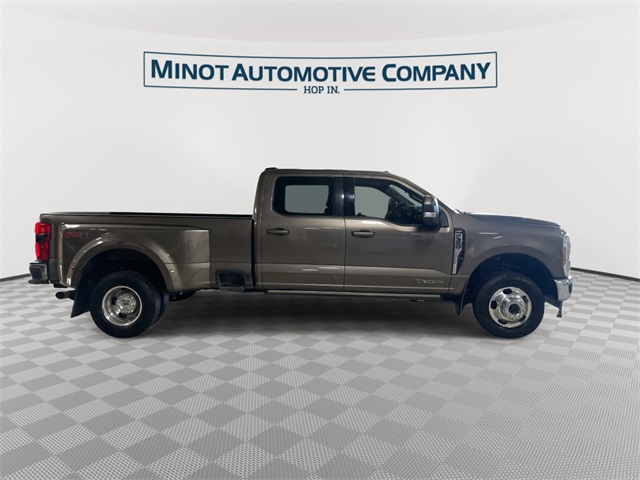 2023 Ford F-350 photo 9