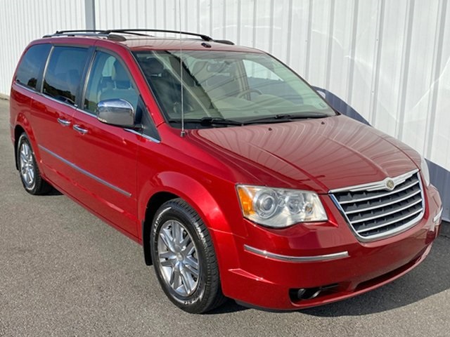 2010 Chrysler Town & Country Limited photo 2
