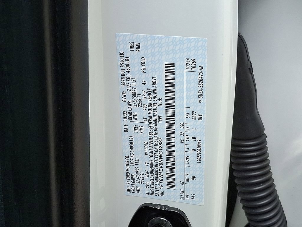2022 Ford F-150 Lightning Platinum photo 30
