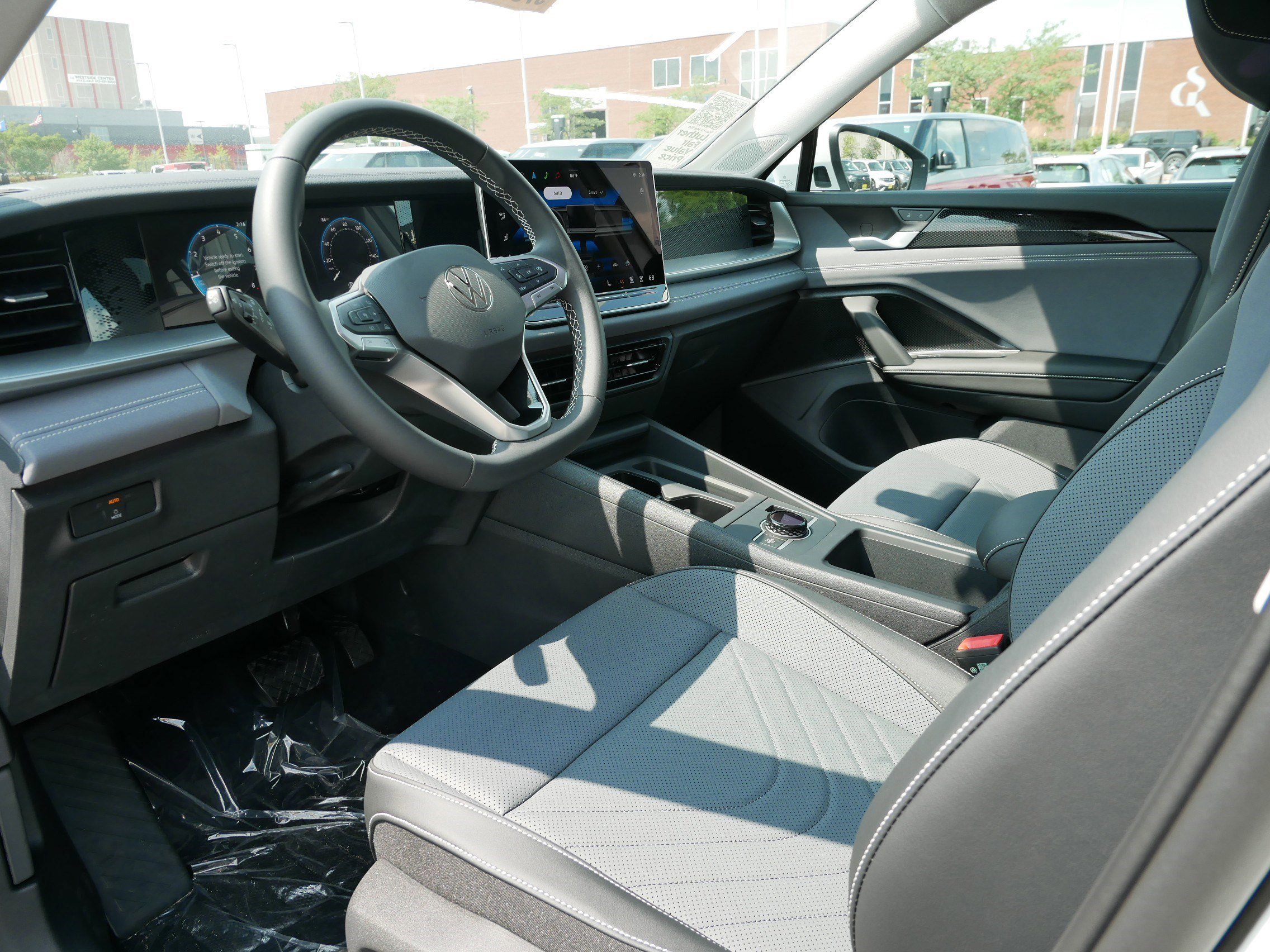 2025 Volkswagen Tiguan SE photo 3