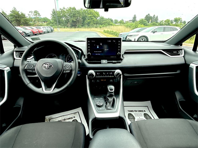 2022 Toyota RAV4 Hybrid SE photo 24