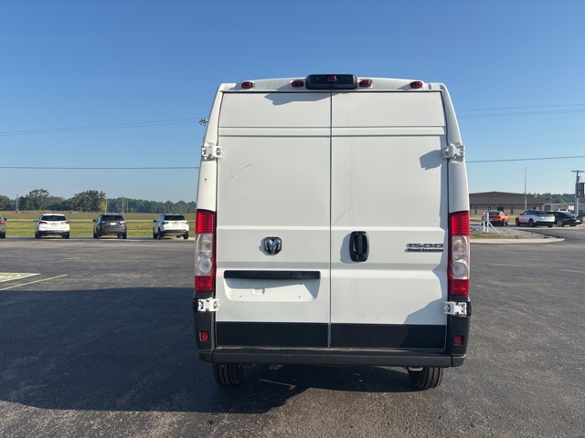 2025 Ram ProMaster 1500 SLT Cargo Van High Roof photo 4