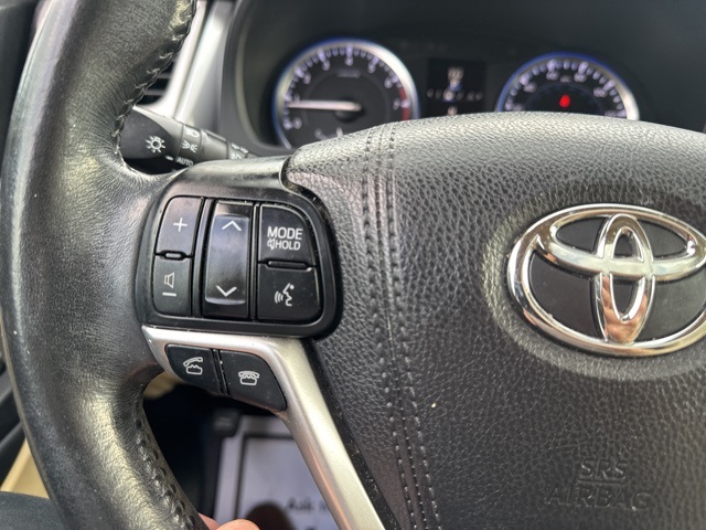 2015 Toyota Highlander Limited photo 12