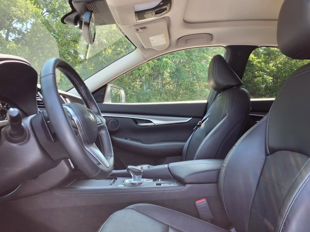 2022 Infiniti QX50 Luxe photo 9