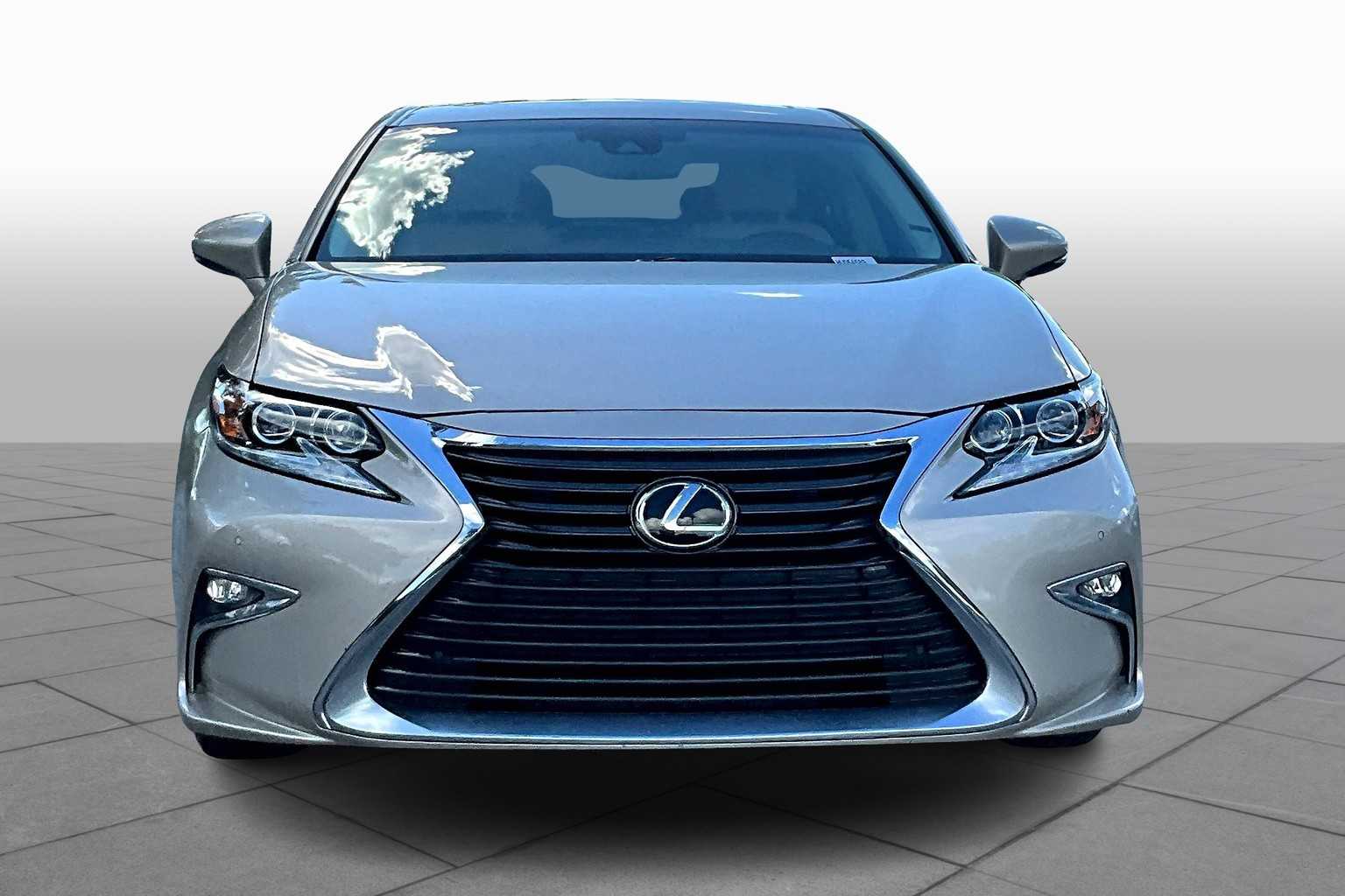 2017 Lexus ES 350 photo 3