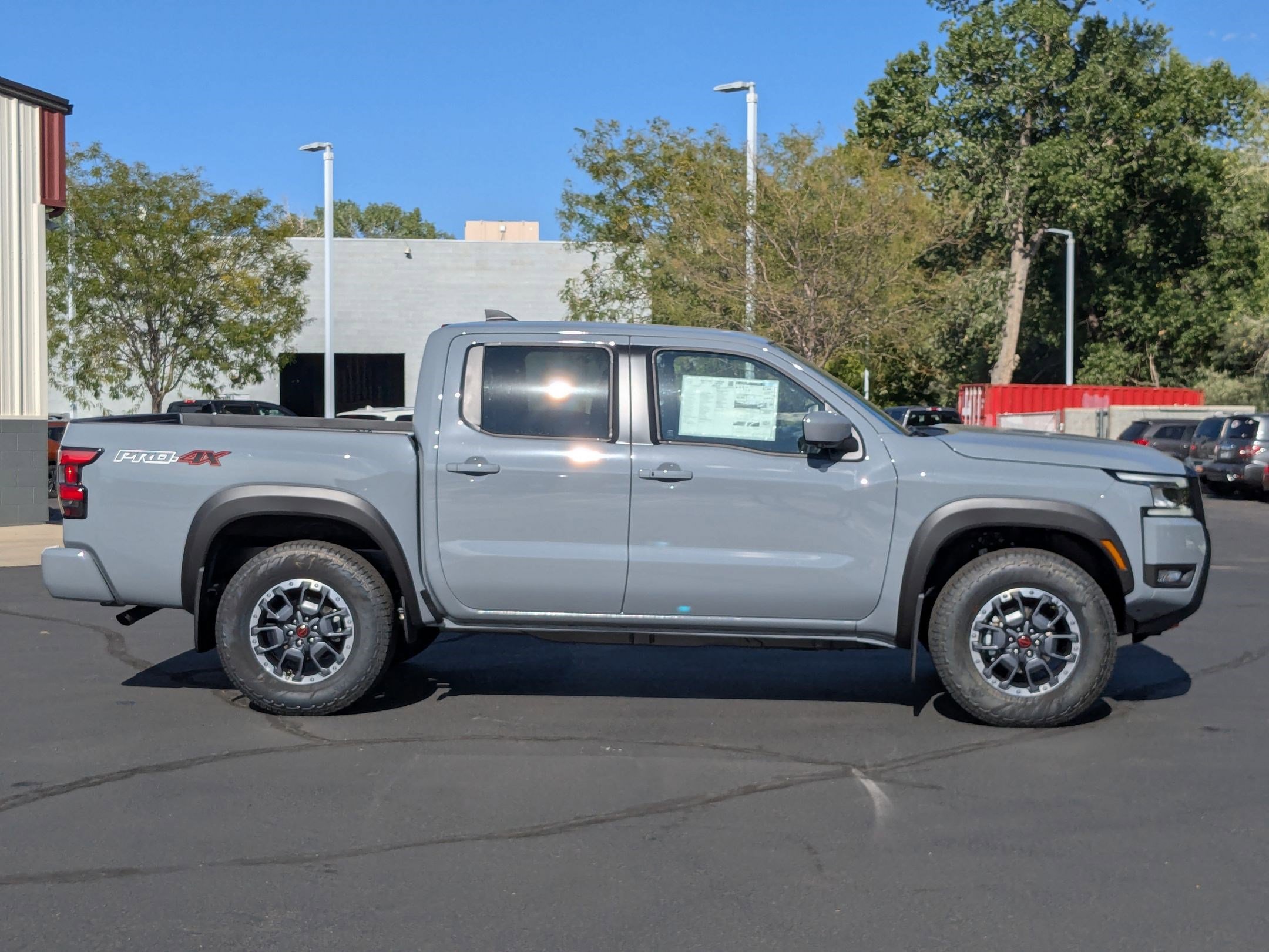 2025 Nissan Frontier Crew Cab PRO-4X photo 2