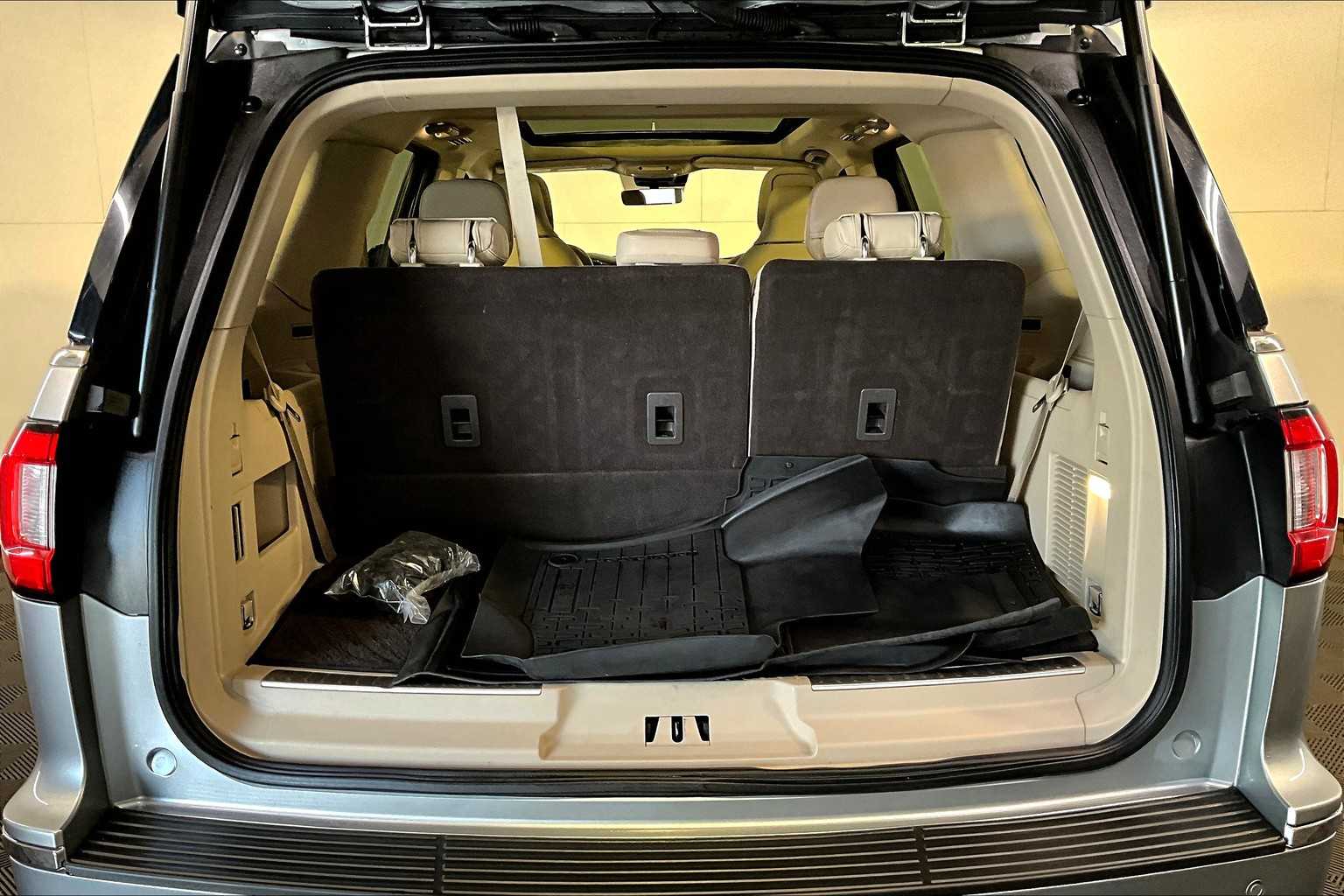 2020 Lincoln Navigator Reserve photo 34