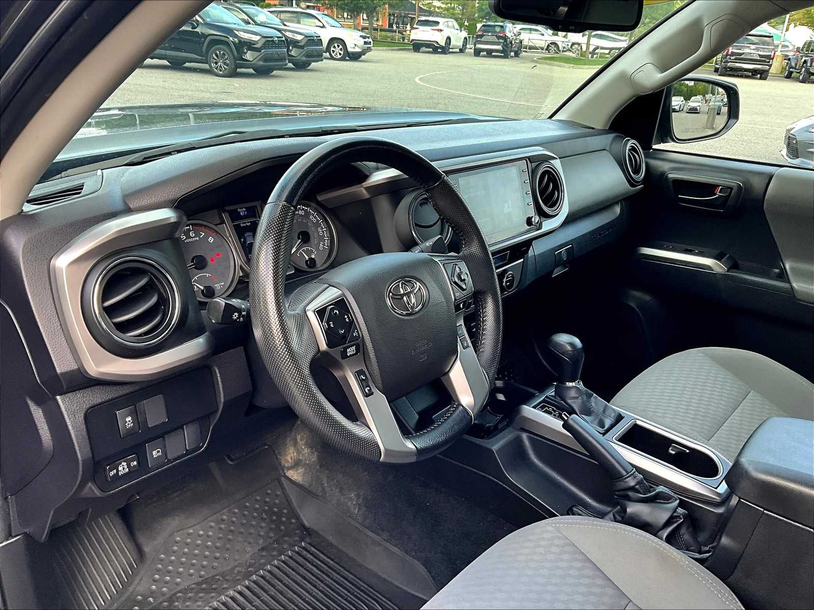 2022 Toyota Tacoma SR5 photo 8