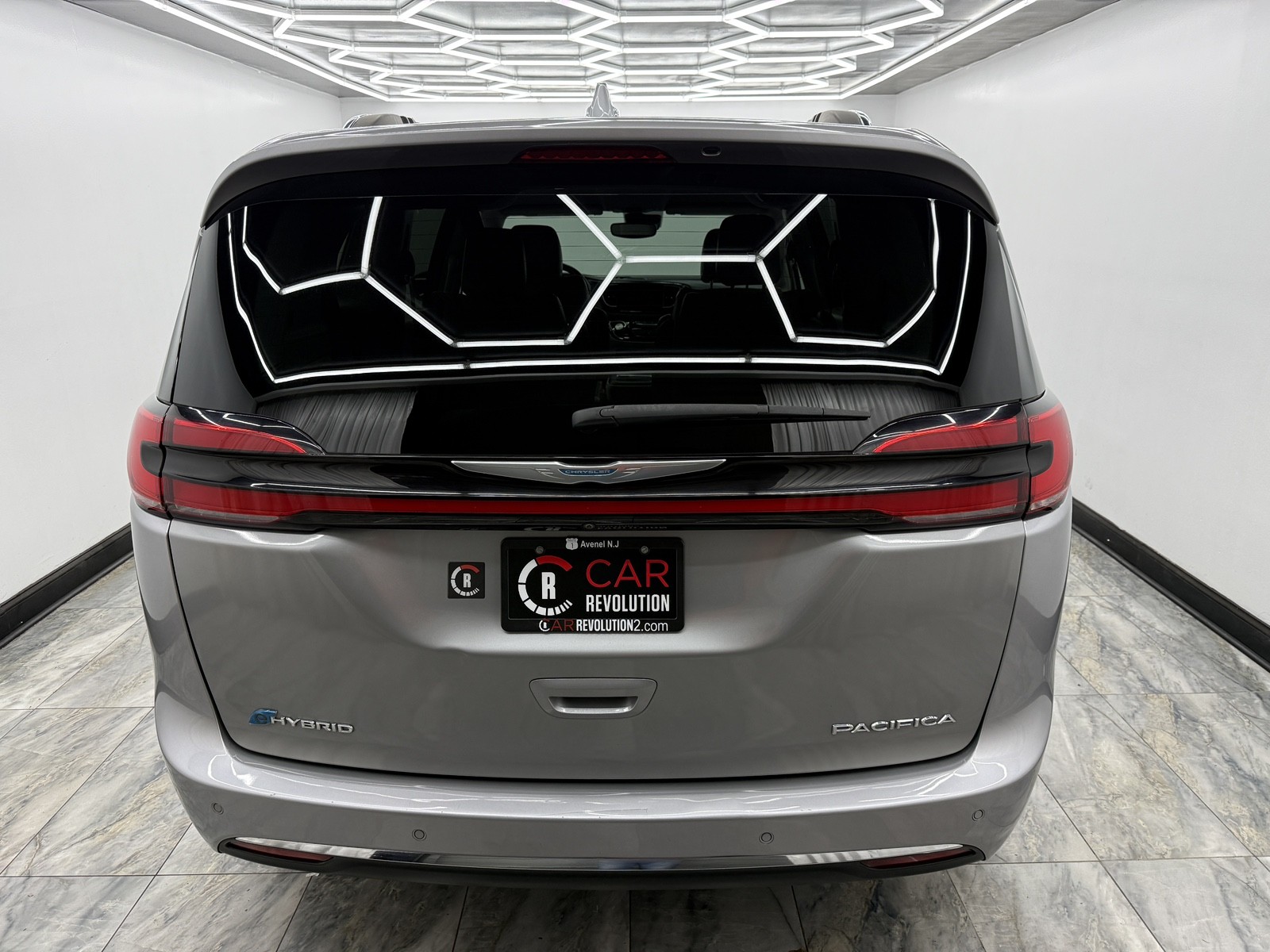2021 Chrysler Pacifica Hybrid Touring L photo 4