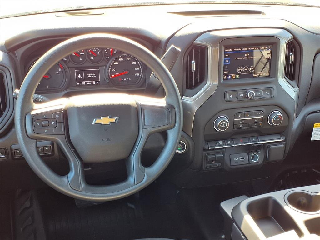 2025 Chevrolet Silverado 3500HD Work Truck photo 2