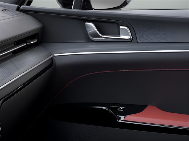2025 Kia K5 GT-Line photo 15