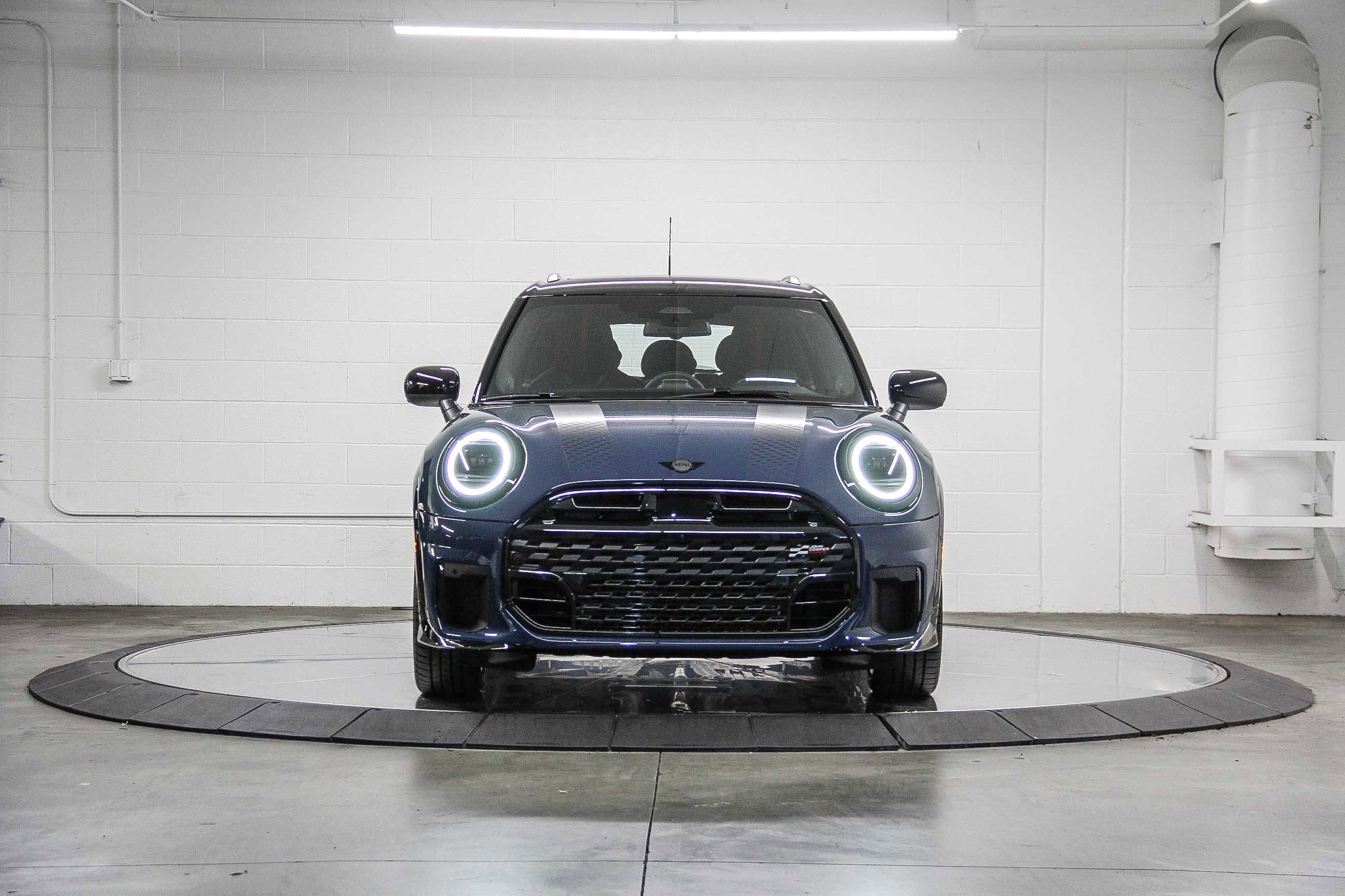 2026 Mini Cooper Hardtop S 4 Door Iconic photo 2