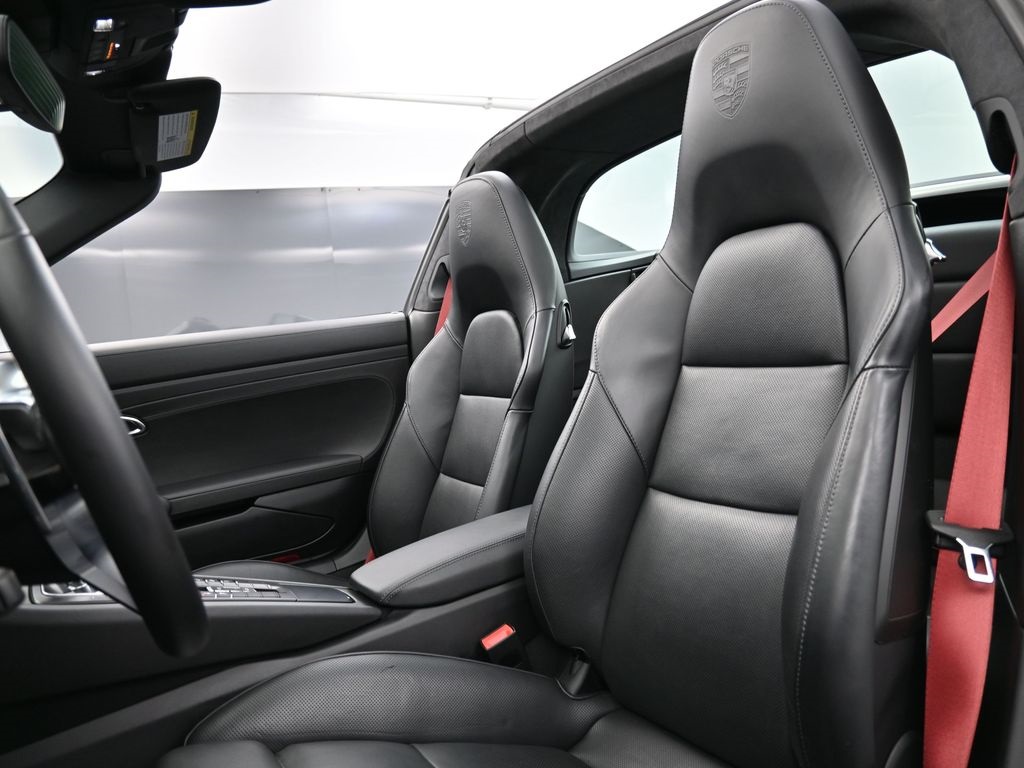 2019 Porsche 911 Targa 4S photo 4