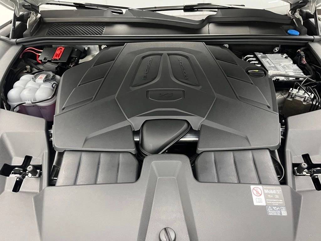 2026 Porsche Cayenne Coupe photo 27